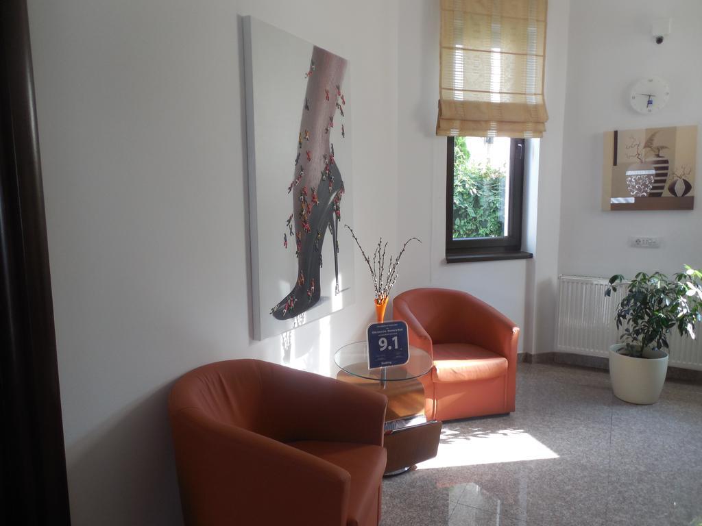 Villa Annalia - Rooms To Rent Bacău Eksteriør bilde